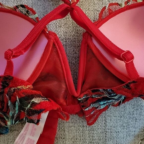 PINK Victoria's Secret Bra - Picture 6 of 7